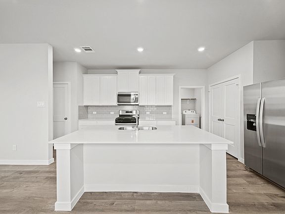 5th image of 1116 Independence Ave