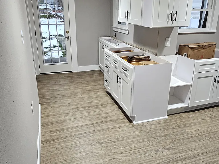 661 N Main St — Photo 14