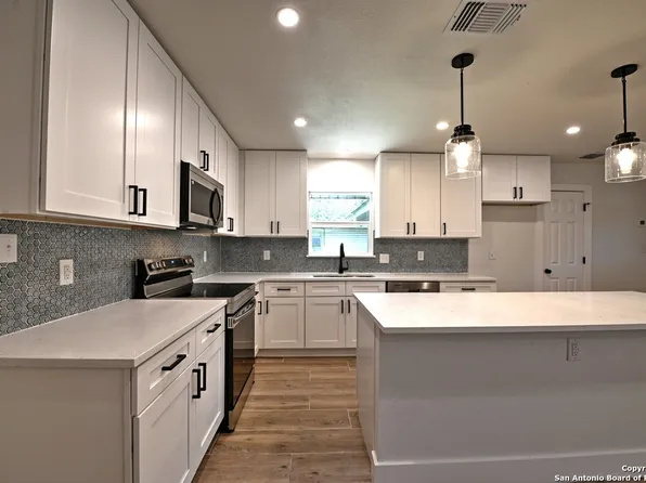 215 DALEHURST DR, San Antonio, TX 78201
