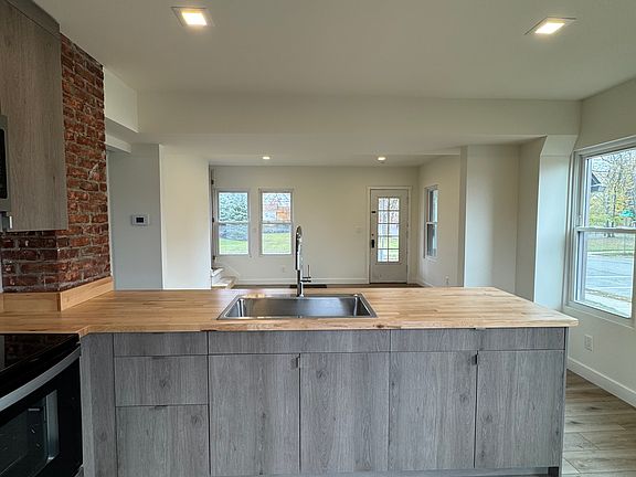 5th image of 112 Collingwood Dr