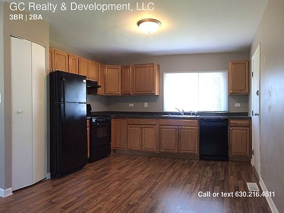 4th image of 1521 Crawford Ln