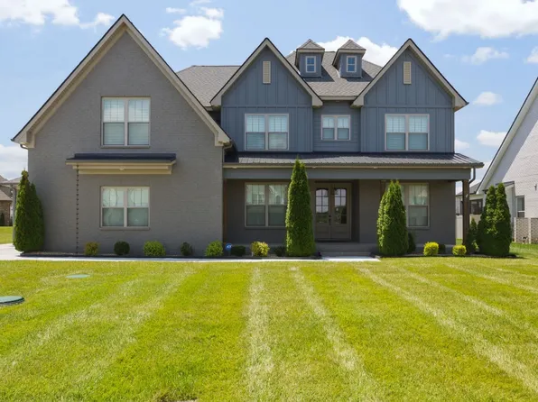 3705 Carriage Dr, Murfreesboro, TN 37128