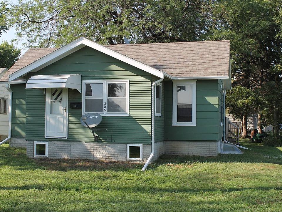 1st image of 209 1st St
