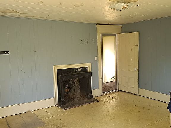 Upstairs bed 1