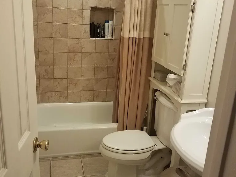 1610 Barry Ave #5 — Photo 25