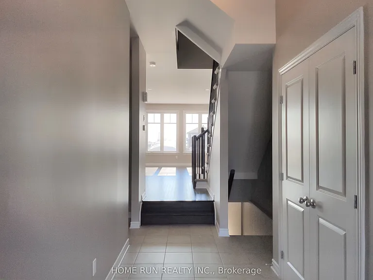818 Clapham Ter — Photo 2