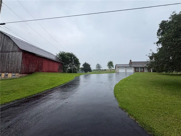 2742 No 8 Rd, Punxsutawney, PA 15767