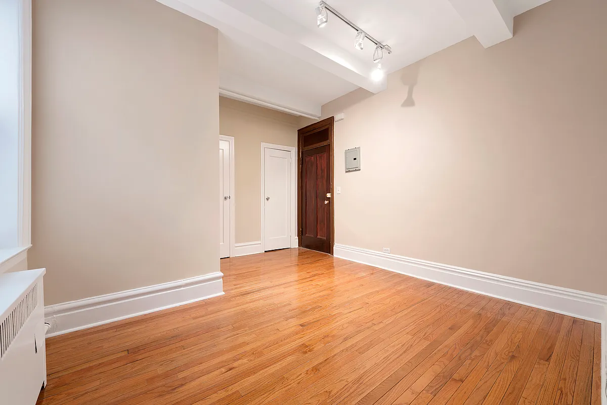 Building Photo - 170 W 74th St #308