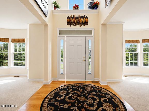 3rd image of 8 Sunshine Way