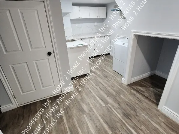 1182 Howard Ave, Windsor, ON N9A 1S7