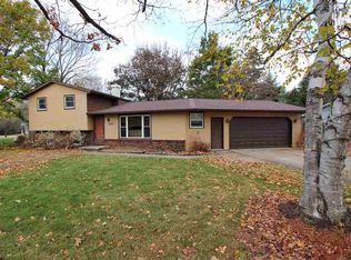 2411 Nicole Ann Cir, Green Bay, WI 54311