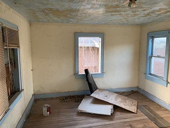 2nd image of 1426 NE 9th St