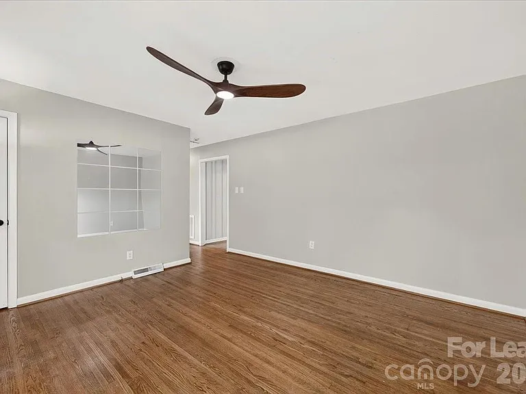 3237 Harrow Pl — Photo 4