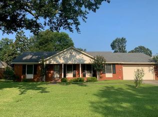1777 E Sudan Cir, Greenville, MS 38701