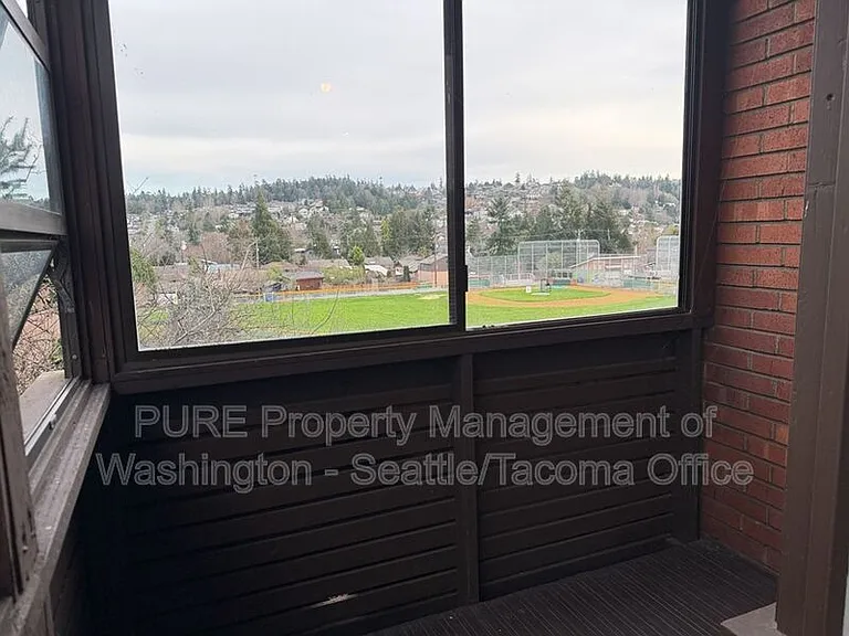 6609 SW Admiral Way — Photo 23
