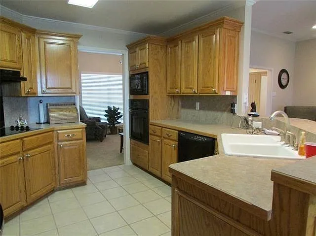 1510 Glenwood Dr — Photo 3