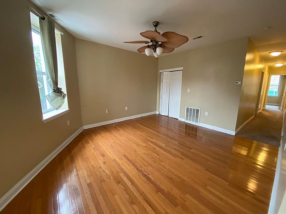 3rd image of 1916 E Passyunk Ave #2