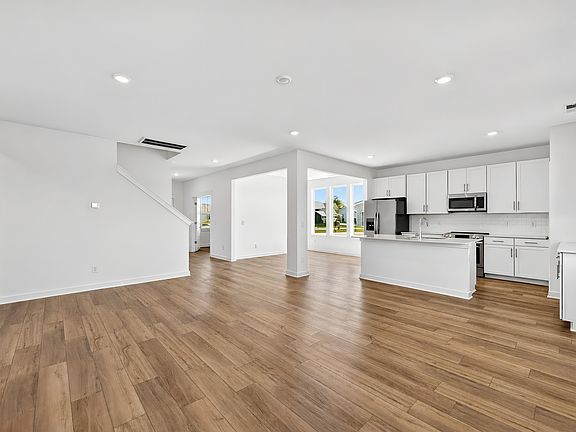 Dillon Pointe Mayflower 5