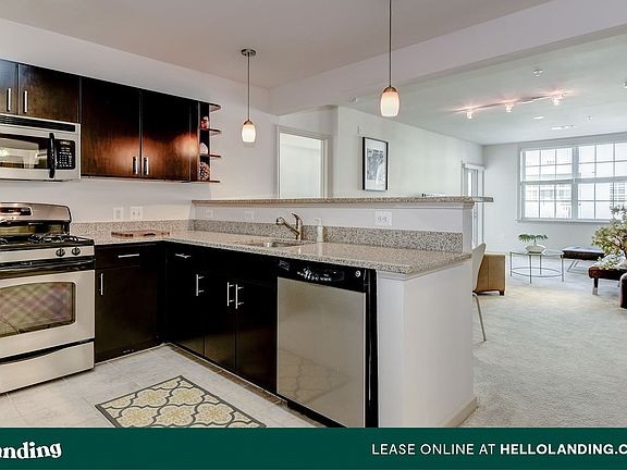 4th image of 601 12th St S #1316