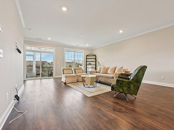 3rd image of 8405 Zinc Autumn Path