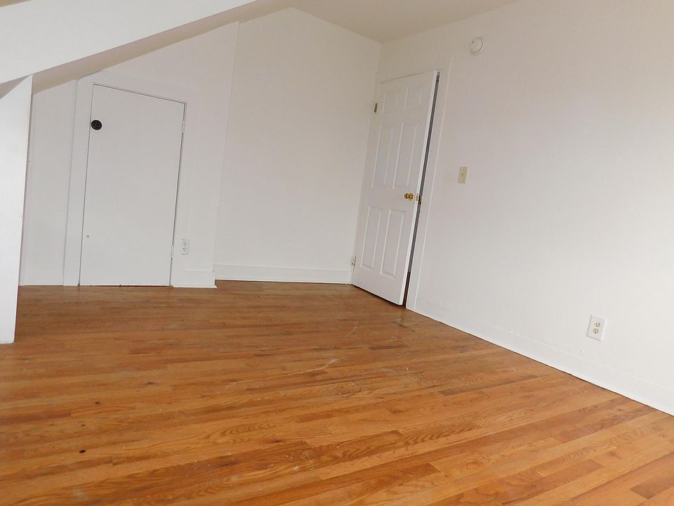 1st Bed Room