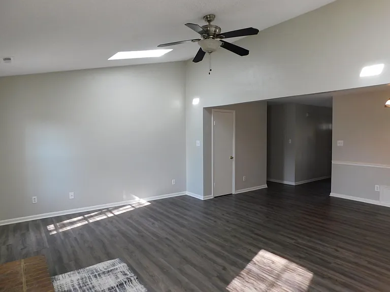 1433 Drumheller Dr — Photo 22