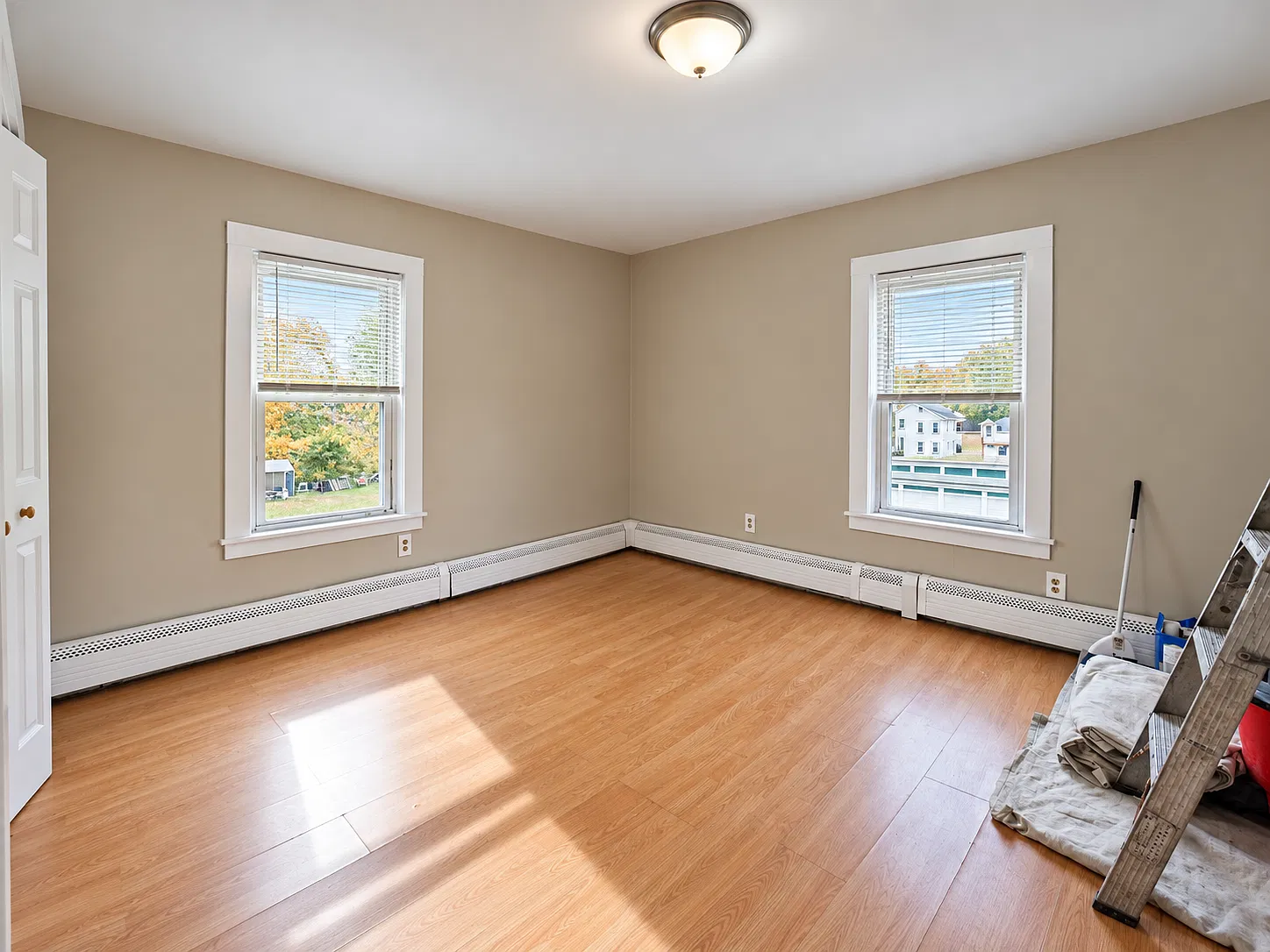 1 bed, 950 sqft, $1,300 — Photo 4
