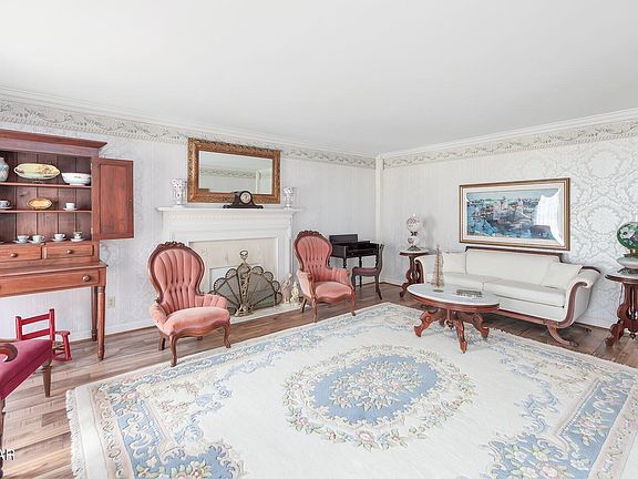 4th image of 915 Lee Ave