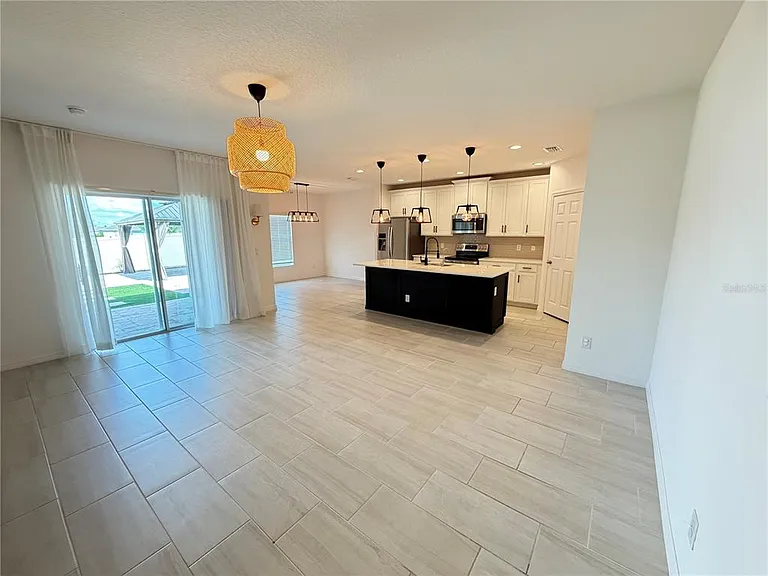 4209 Deleon St — Photo 9
