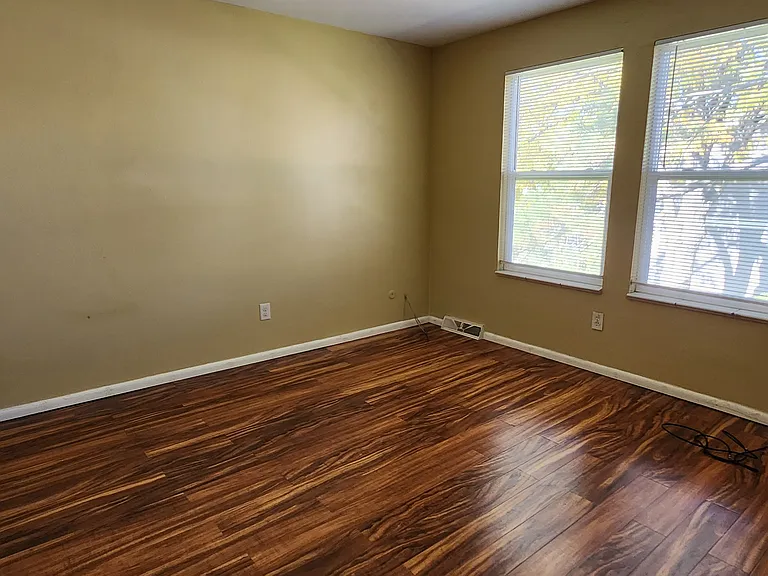 188 Paris Cir — Photo 10