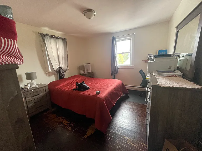 16-20 Maple St — Photo 10