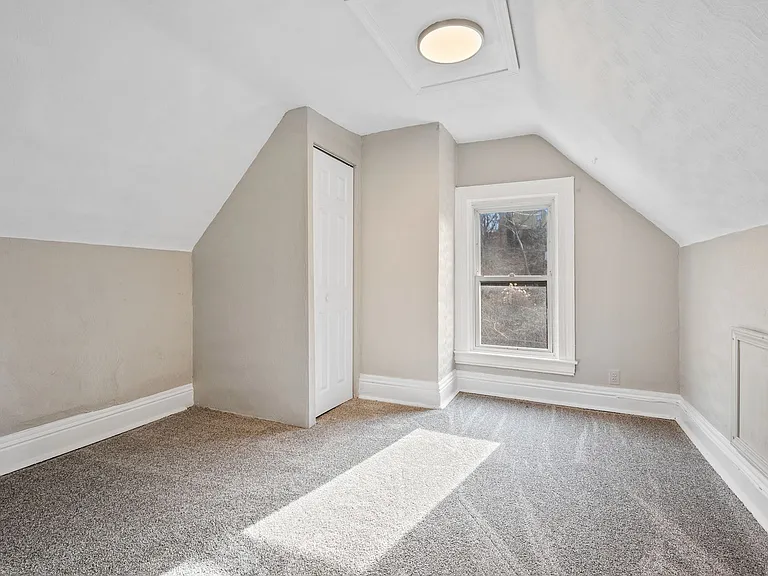304 Marlow St — Photo 12