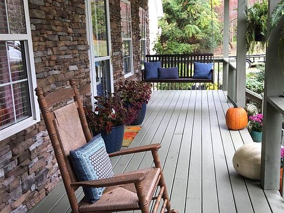 2nd image of 169 Sunny Dale Ln