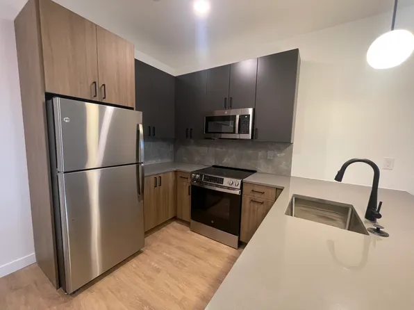 198 Gardner St #301, West Roxbury, MA 02132