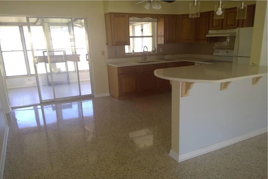 2 bed, 1150 sqft, $2,295 — Photo 2