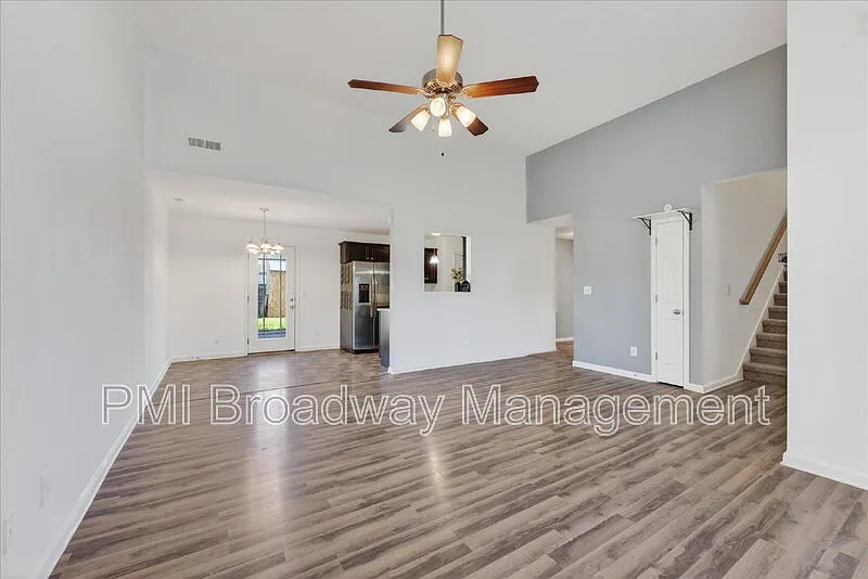 837 Shelton Cir