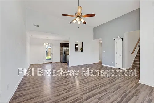 837 Shelton Cir Photo 1