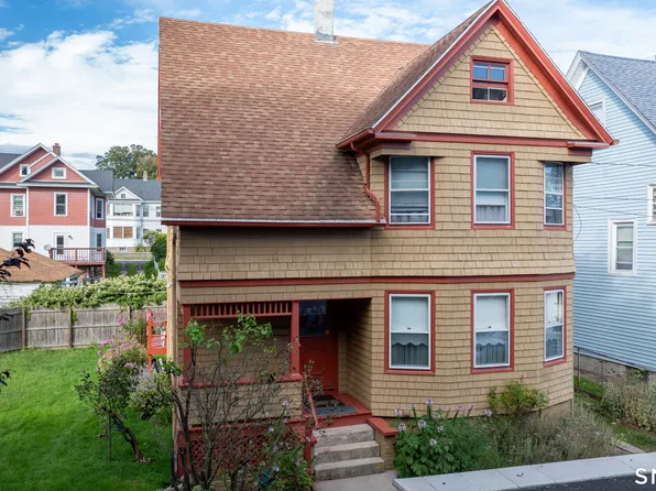 17 Borodell Place, New London, CT 06320