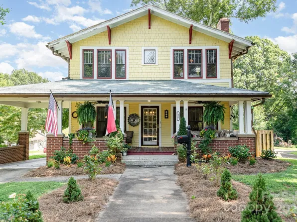 426 Davie Ave, Statesville, NC 28677
