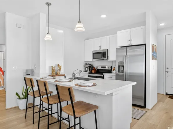 94-1251 Hale Halawai Dr #2, Waipahu, HI 96797