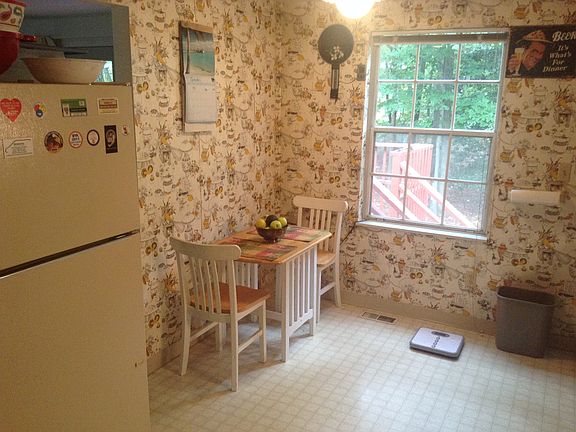 Breakfast Nook, HvyDuty Frig