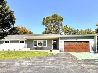 17360 Patricia Ln, Brookfield, WI 53045