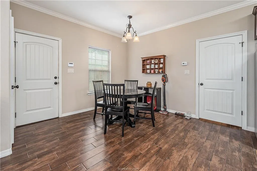 411/413 Ash Street - 411 — Photo 4