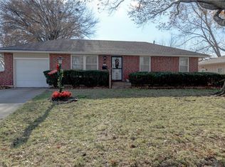 121 E Sue Ln, Independence, MO 64050
