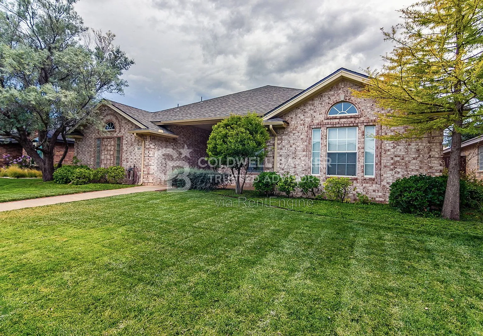 4 bed, 3.0 bath, 2761 sqft, $2,475 — Photo 1