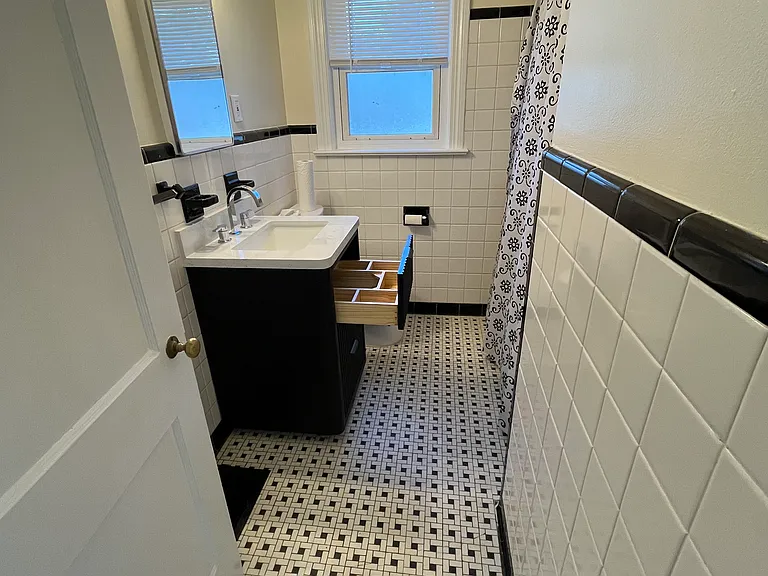 8212 Whipps Mill Rd — Photo 10