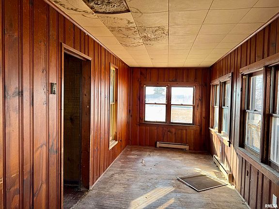 5th image of 211 W Liberty St