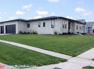 9423 Northern Sky Rd, Lincoln, NE 68505