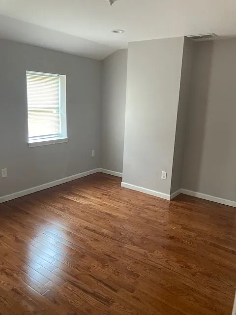 3 bed, 1250 sqft, $1,900 — Photo 3