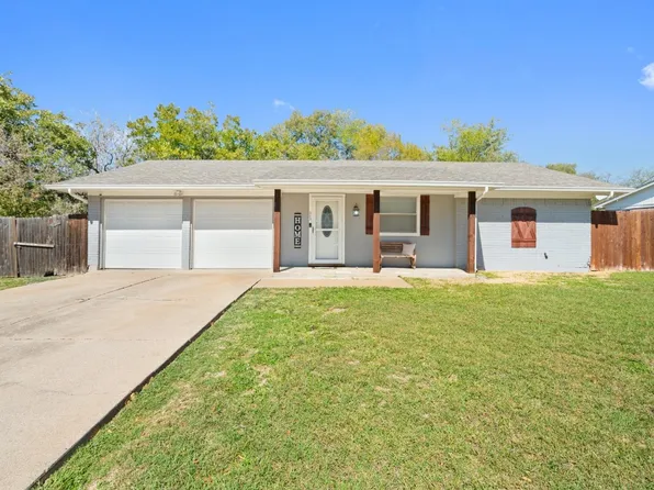 313 NE Michael Dr, Burleson, TX 76028